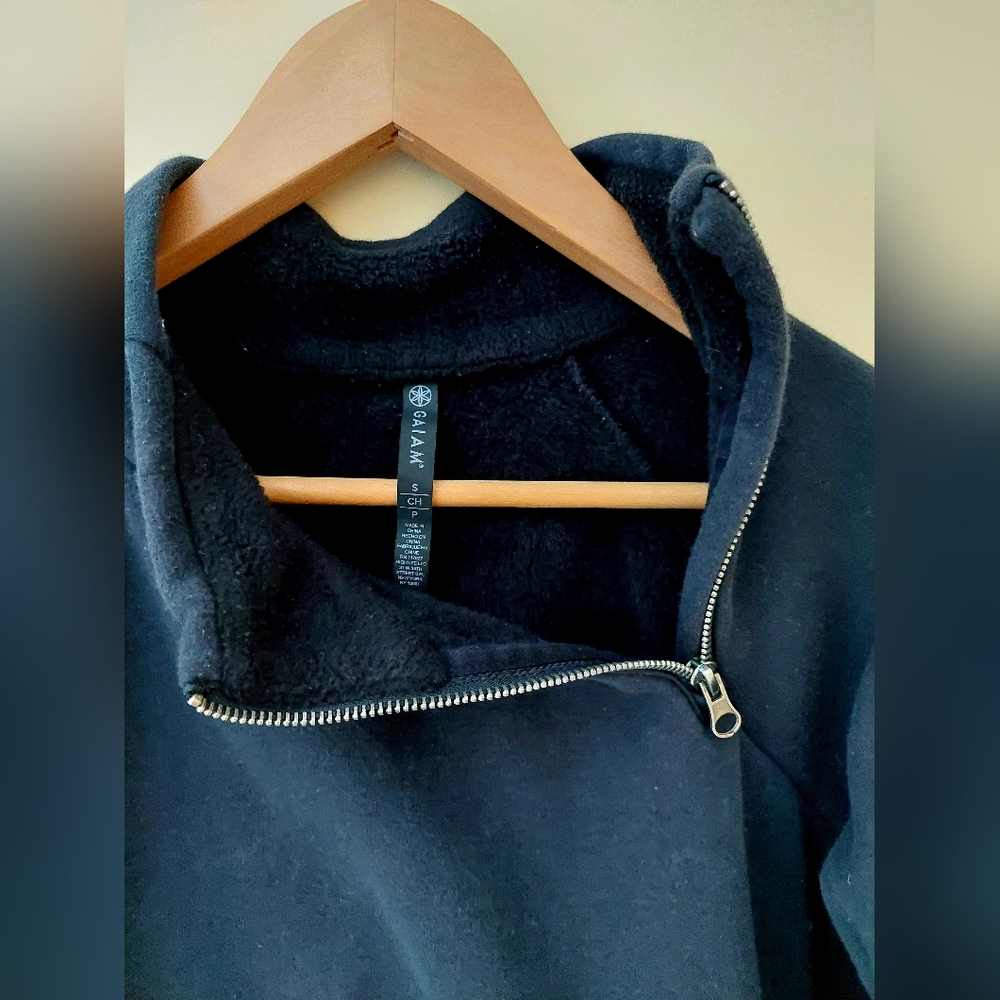 GAIAM Sweatshirt